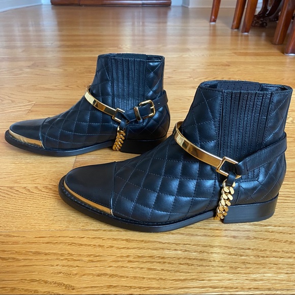 NWT Balmain Quilted Black Leather/Gold Chain Boots - Picture 1 of 13